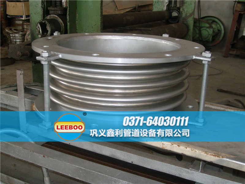 大口徑波紋<a href=http://www.hnsairui56.com target=_blank class=infotextkey>補(bǔ)償器</a>車間圖